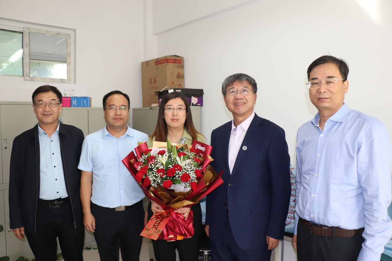 说明: C:\Users\Administrator\Desktop\IMG_6714.JPG